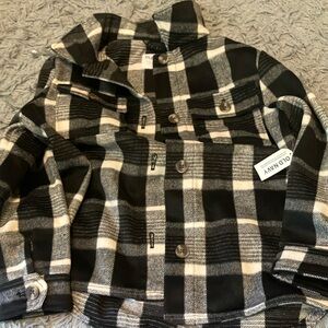 Black and white flannel shaket